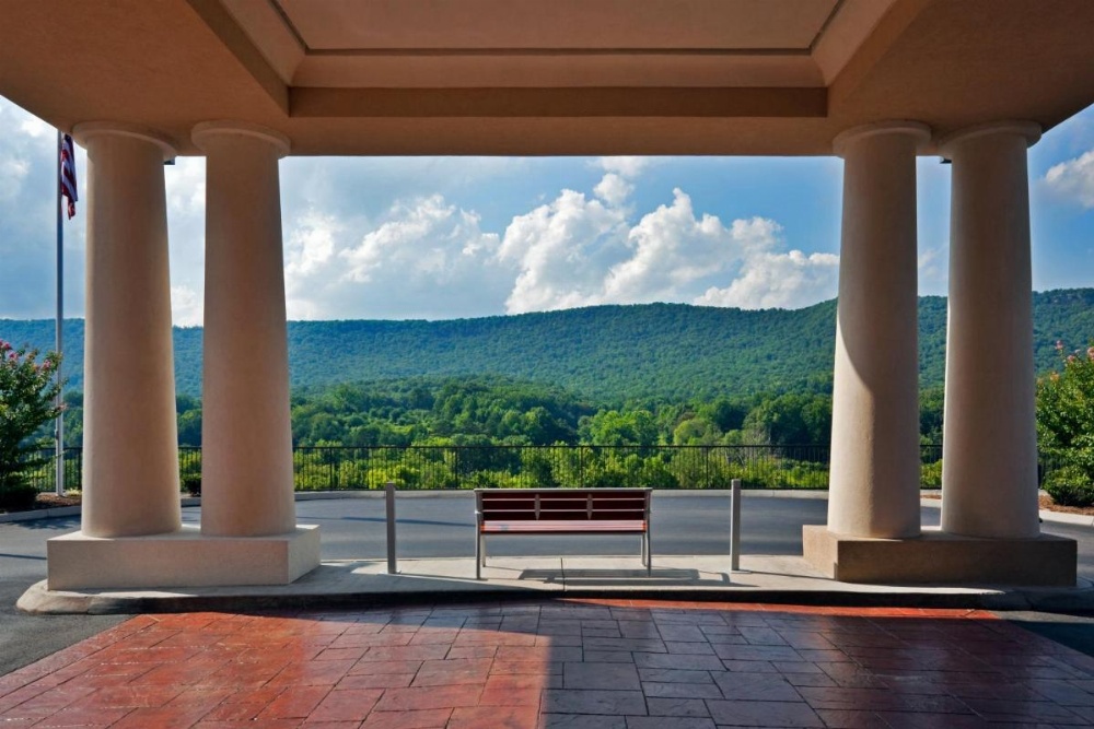 Holiday Inn Express Hotel & Suites Harriman Image 29