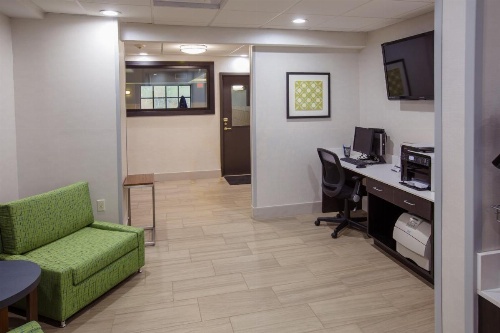 Holiday Inn Express Hotel & Suites Harriman image 30